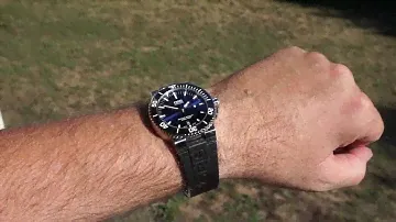 Oris Aquis Date - 43mm Blue Sunray Dial